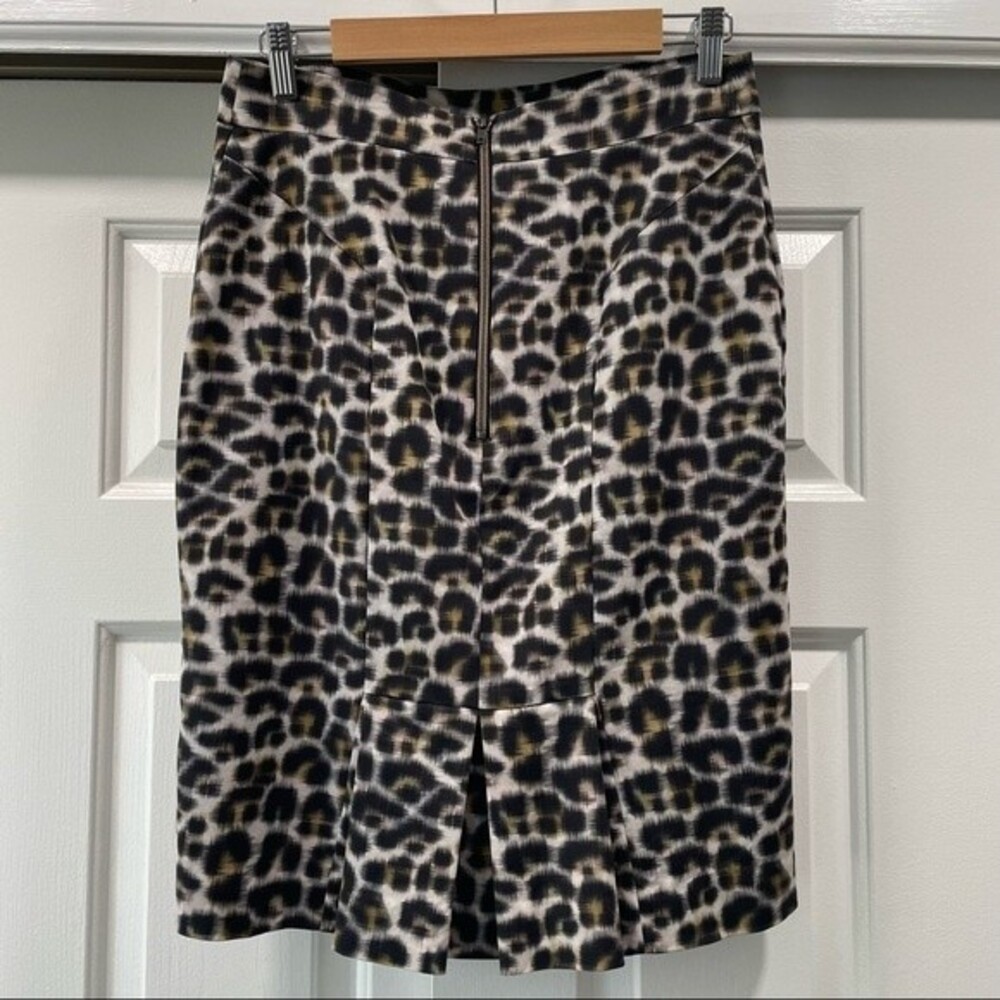 Ann Taylor Cheetah Print Pencil Skirt Size 6 - Picture 3 of 13